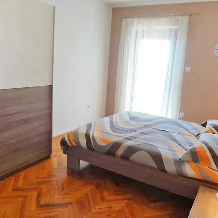 Appartamento Ananas 2 *