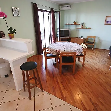 Ananas 2 Apartment *